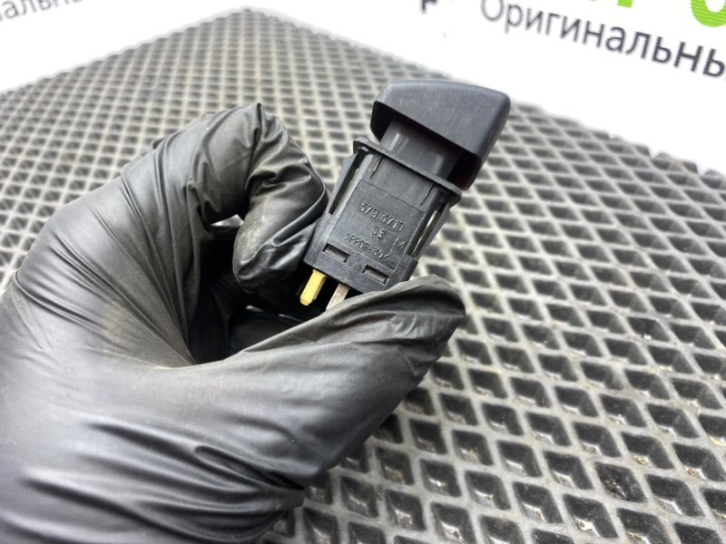 Кнопка аварийки, 400 рублей, Тверь