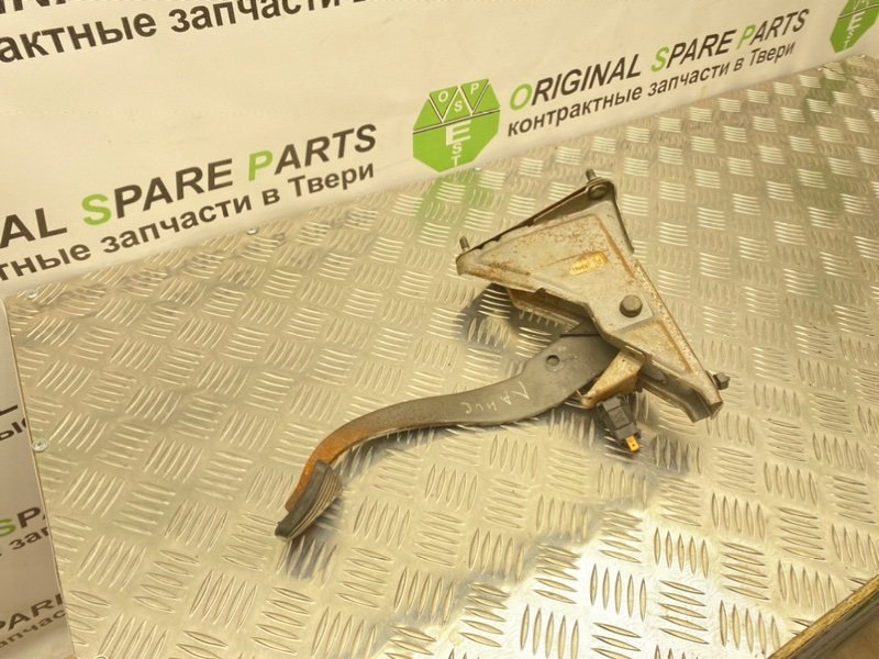 Педаль тормоза, 500 рублей, Тверь