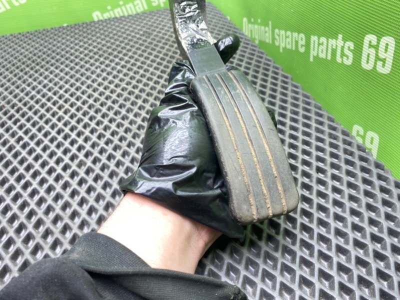 Педаль газа, 800 рублей, Тверь