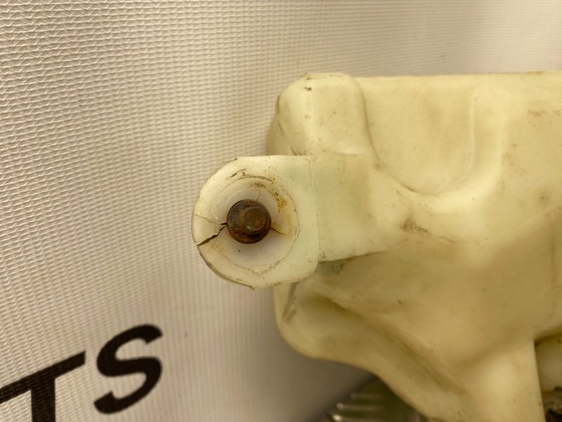 Бачок омывателя заднего стекла, 500 рублей, Тверь