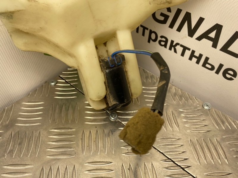 Бачок омывателя заднего стекла, 500 рублей, Тверь