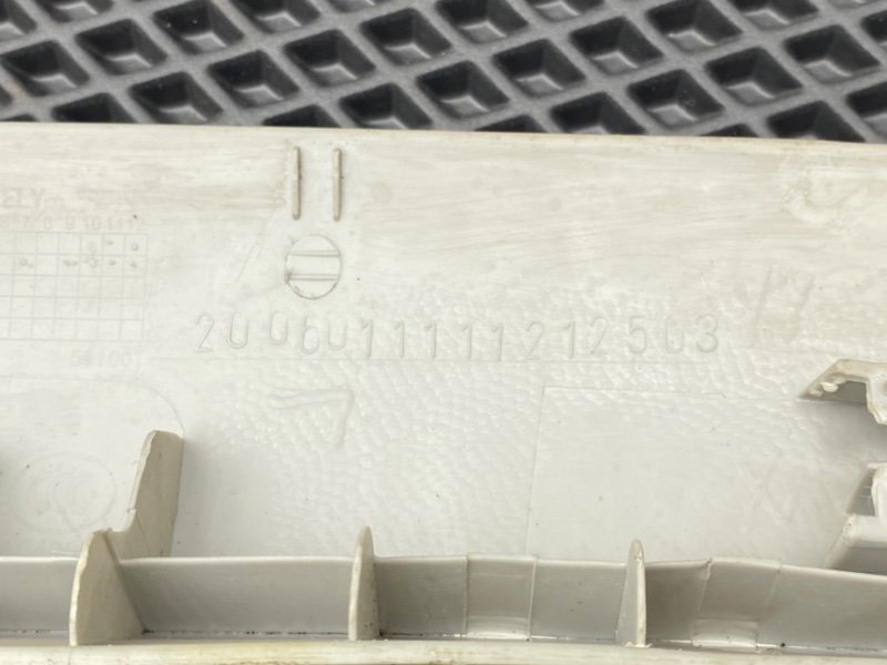 Накладки стоек, 1000 рублей, Тверь