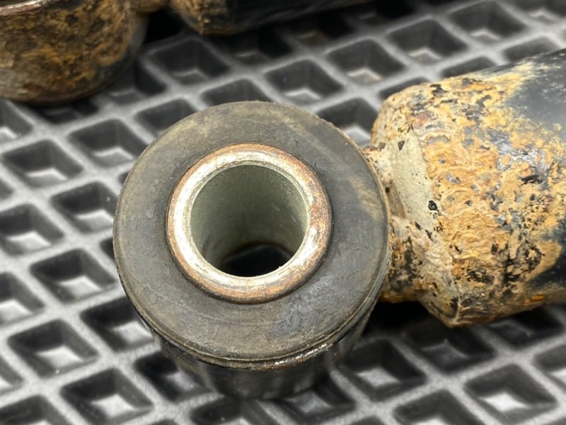 Амортизаторы, 1600 рублей, Тверь