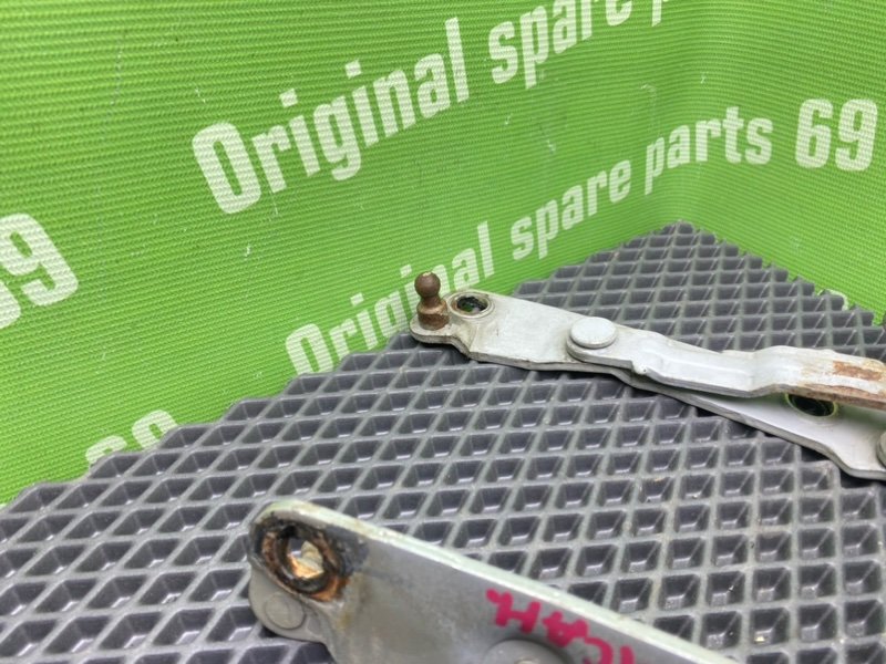 Петли багажника, 1000 рублей, Тверь