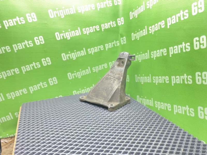 Кронштейн двигателя, 900 рублей, Тверь