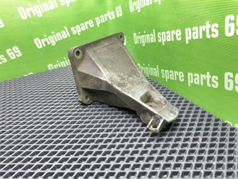 Кронштейн двигателя, 900 рублей, Тверь