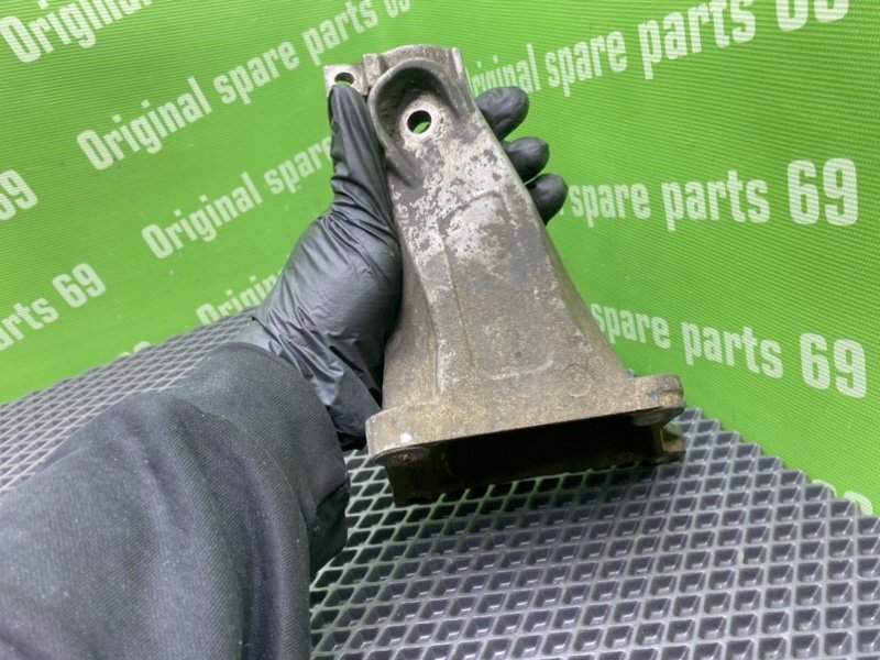 Кронштейн двигателя, 900 рублей, Тверь