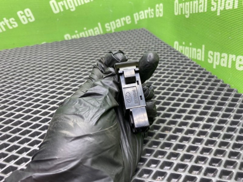 Кнопка обогрева заднего стекла, 900 рублей, Тверь