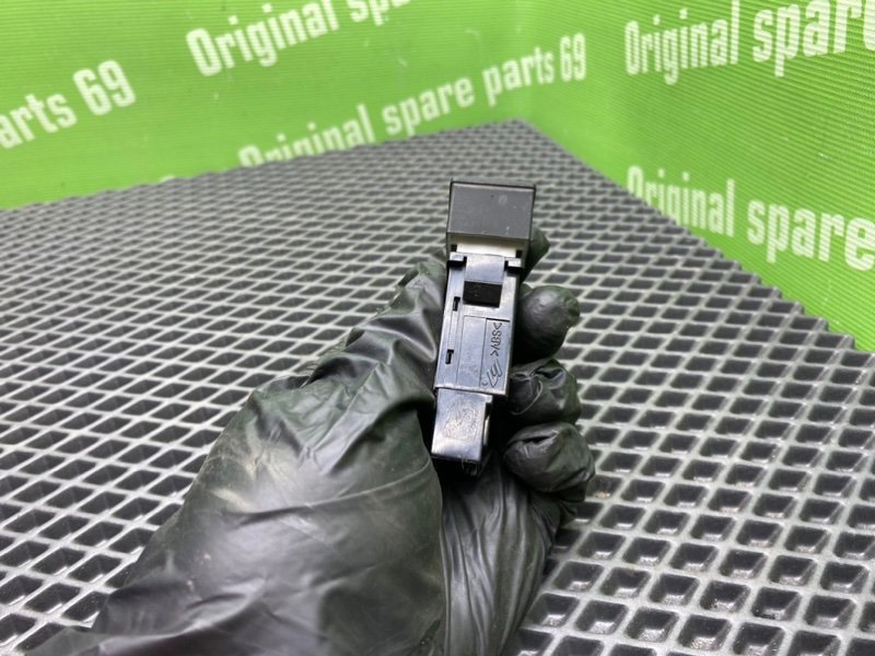 Кнопка обогрева заднего стекла, 900 рублей, Тверь