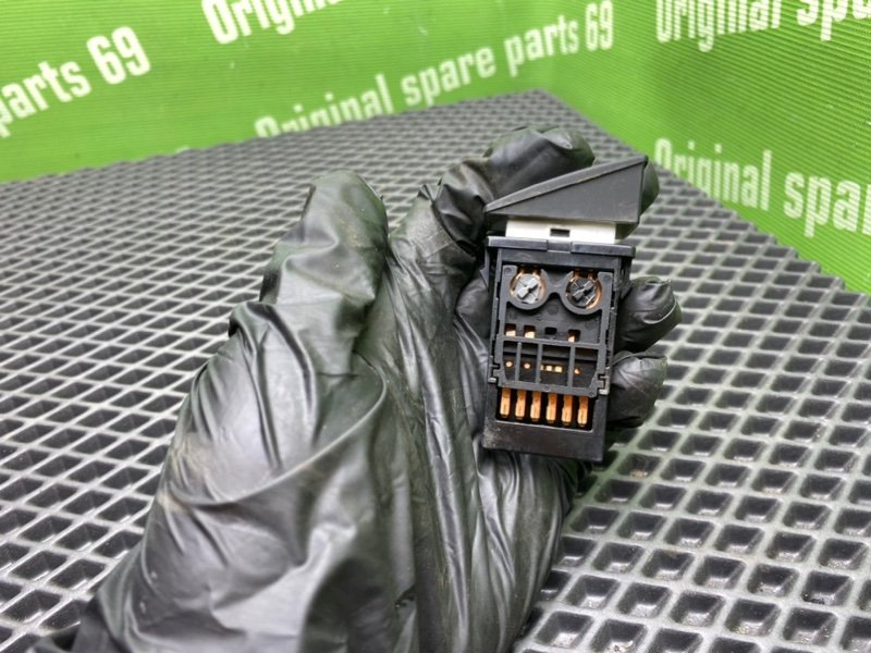 Кнопка обогрева заднего стекла, 900 рублей, Тверь