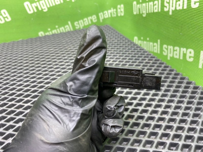 Кнопка обогрева заднего стекла, 900 рублей, Тверь