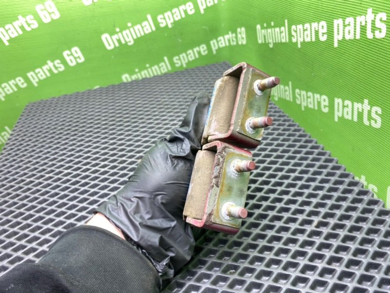 Петли багажника, 1000 рублей, Тверь