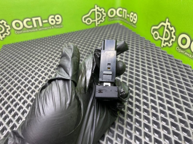 Кнопка обогрева заднего стекла, 590 рублей, Тверь