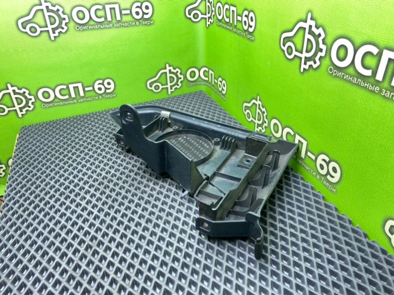 Кронштейн полки багажника, 890 рублей, Тверь