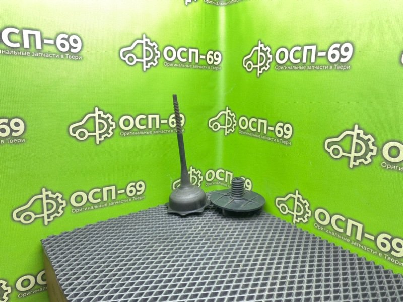 Болт крепления запасного колеса, 990 рублей, Тверь