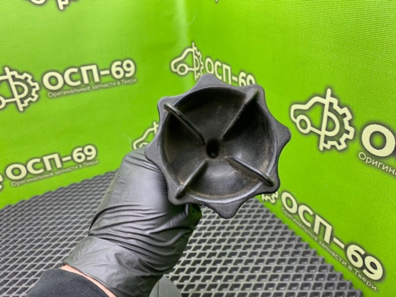 Болт крепления запасного колеса, 990 рублей, Тверь