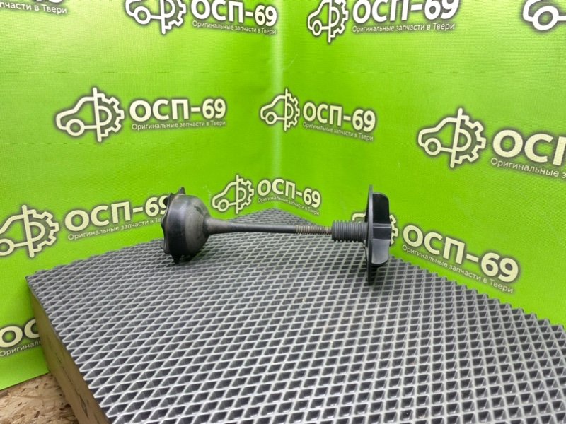 Болт крепления запасного колеса, 990 рублей, Тверь