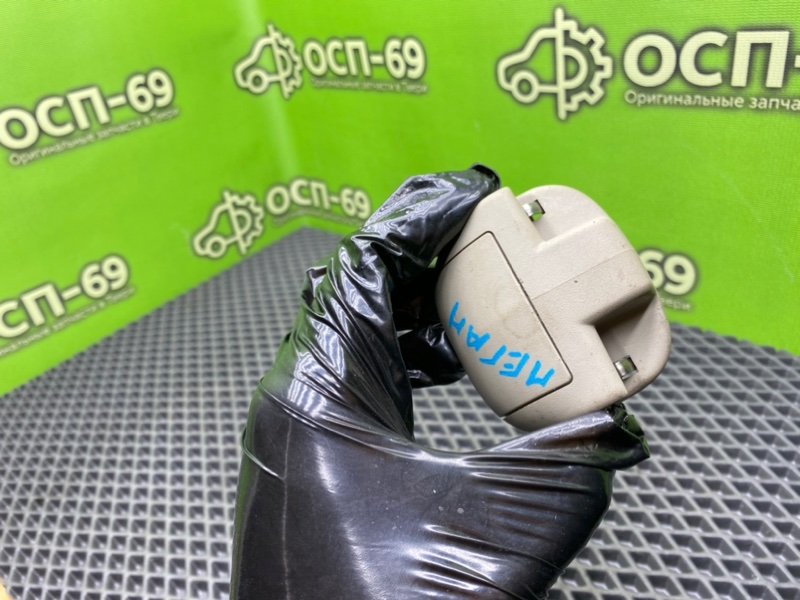 Крепление солнцезащитного козырька, 690 рублей, Тверь