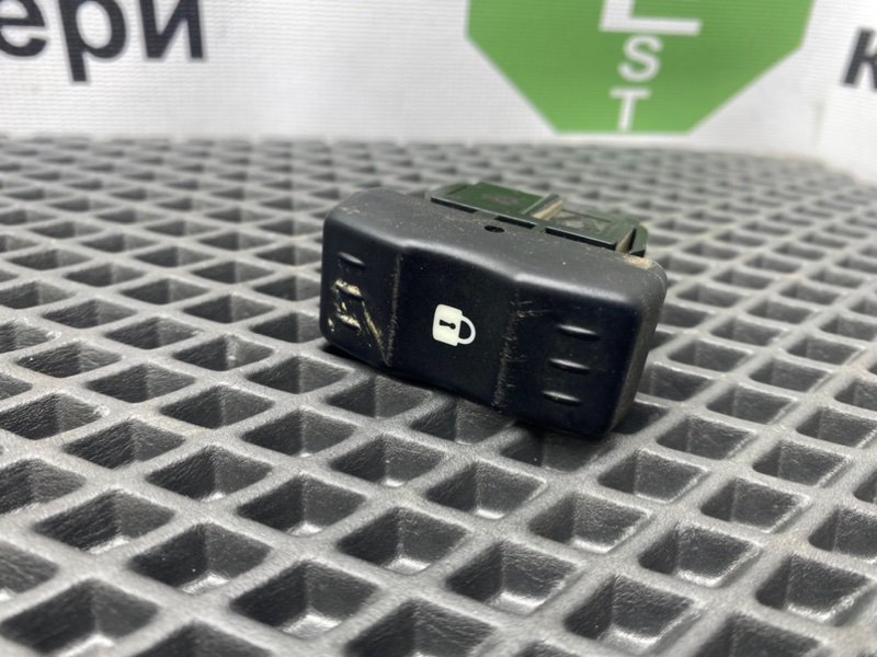 Кнопка центрального замка, 490 рублей, Тверь