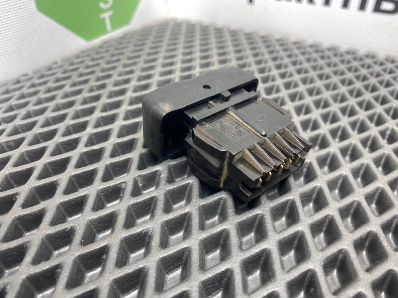 Кнопка центрального замка, 490 рублей, Тверь