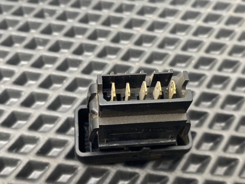 Кнопка центрального замка, 490 рублей, Тверь