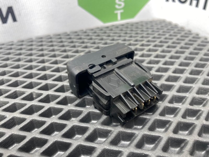 Кнопка обогрева заднего стекла, 590 рублей, Тверь