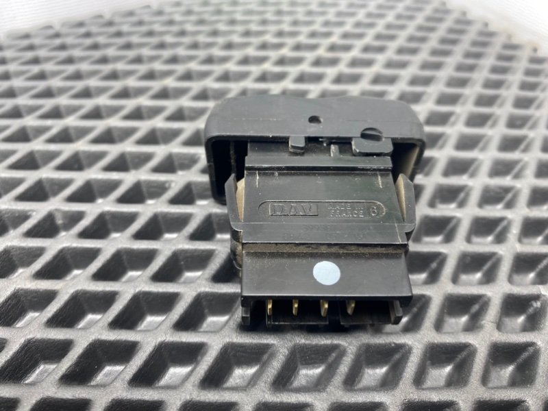 Кнопка обогрева заднего стекла, 590 рублей, Тверь