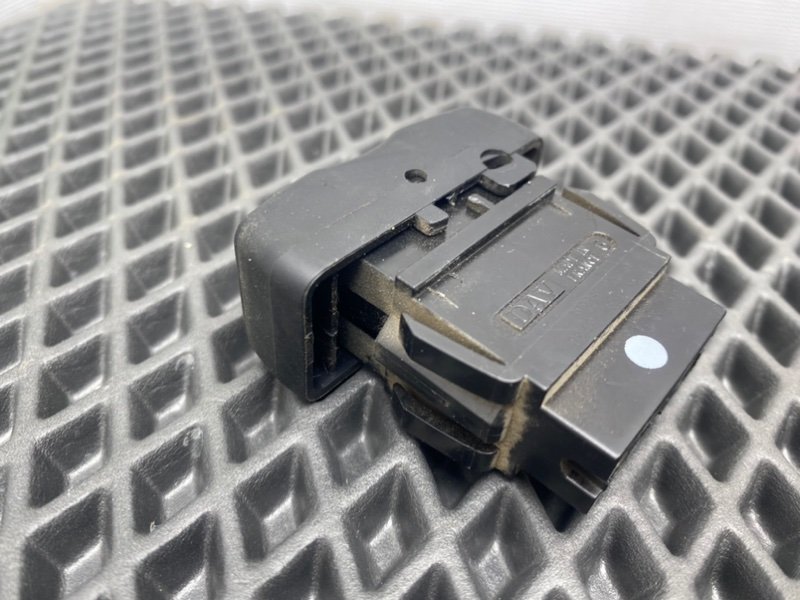 Кнопка обогрева заднего стекла, 590 рублей, Тверь