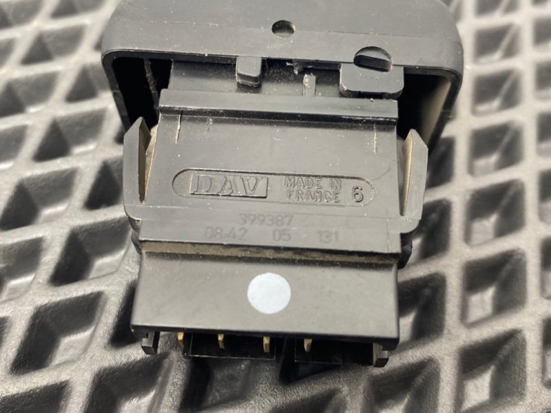 Кнопка обогрева заднего стекла, 590 рублей, Тверь