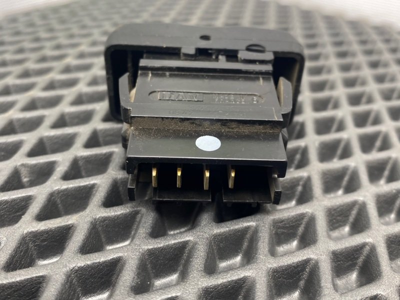 Кнопка обогрева заднего стекла, 590 рублей, Тверь