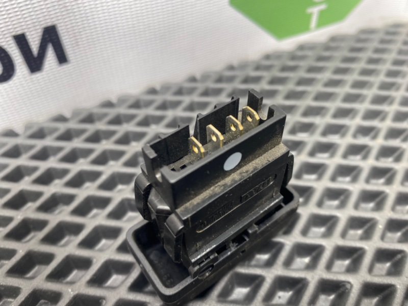 Кнопка обогрева заднего стекла, 590 рублей, Тверь