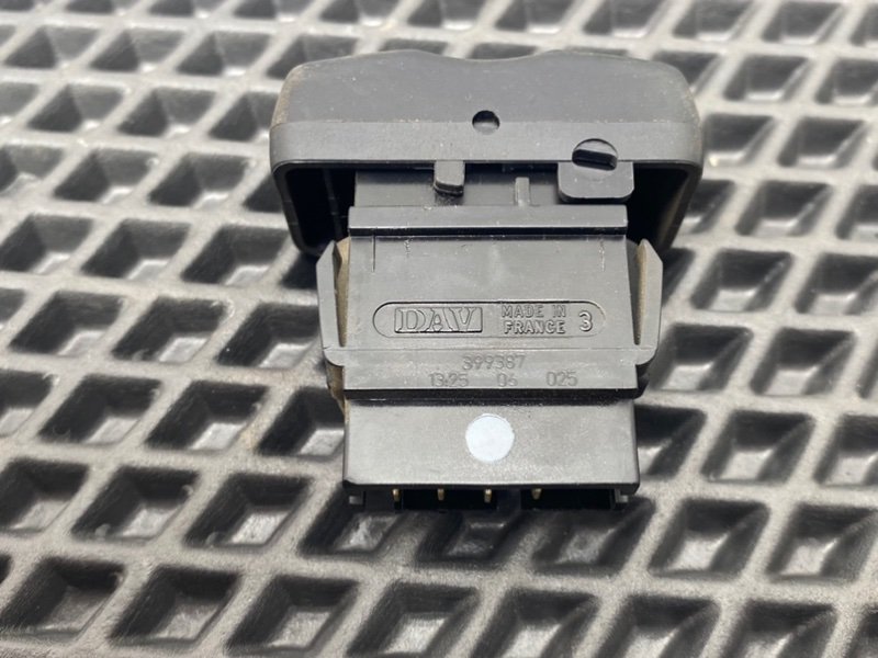 Кнопка обогрева заднего стекла, 590 рублей, Тверь