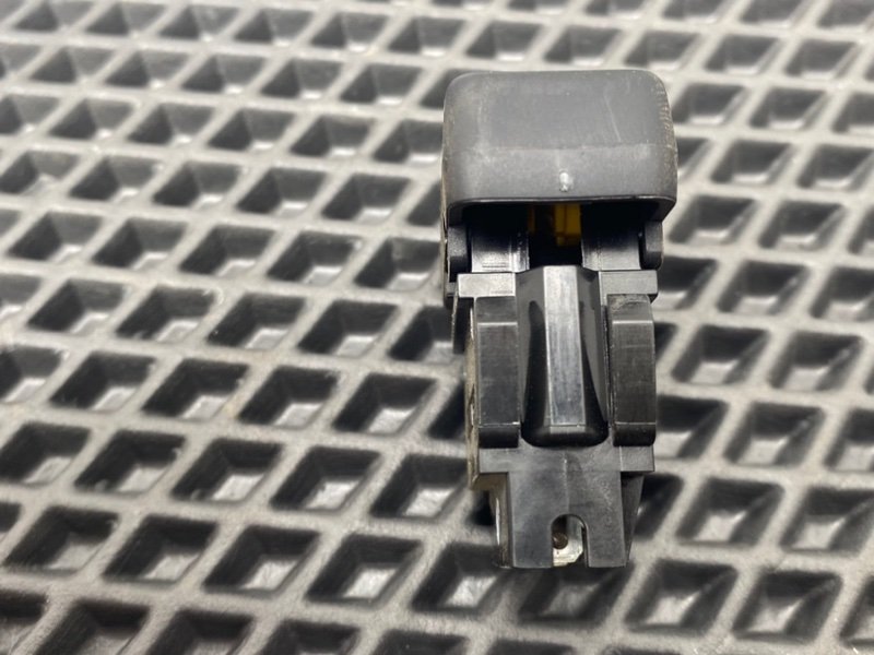 Кнопка обогрева заднего стекла, 590 рублей, Тверь