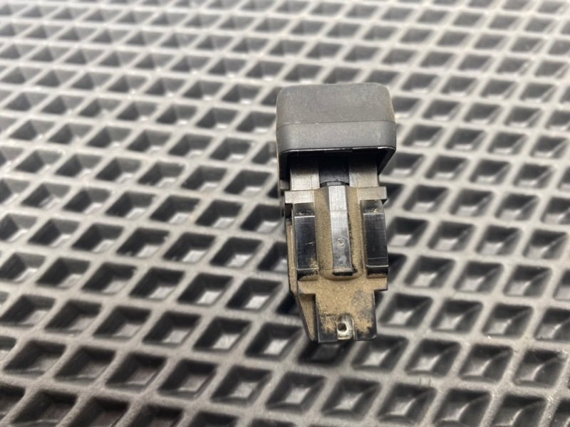 Кнопка обогрева заднего стекла, 590 рублей, Тверь