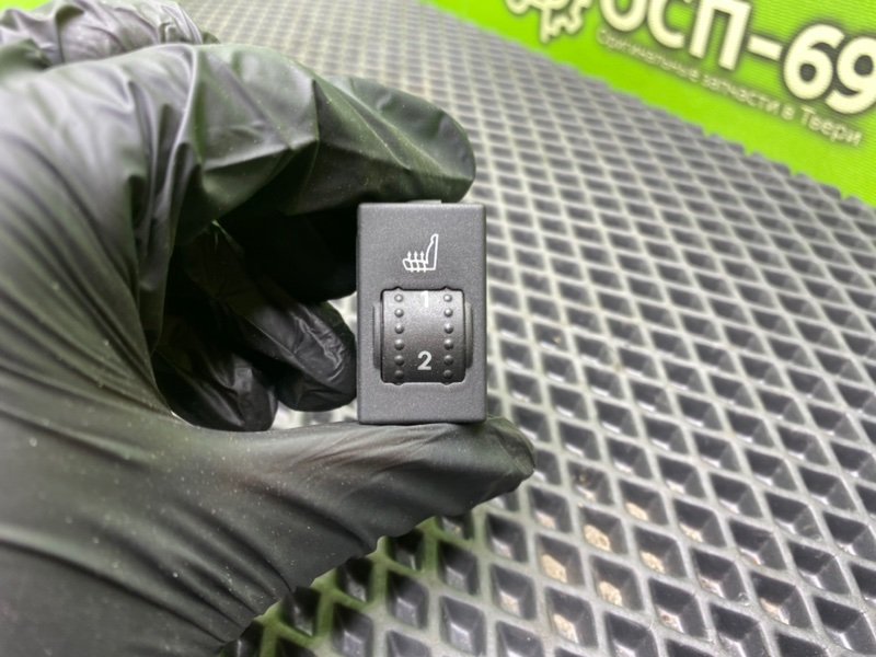 Кнопка обогрева сидений, 990 рублей, Тверь