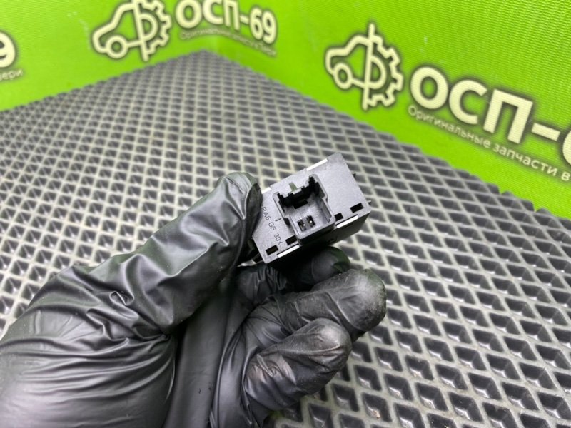 Кнопка обогрева сидений, 990 рублей, Тверь