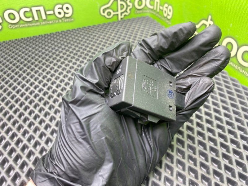 Кнопка обогрева сидений, 990 рублей, Тверь