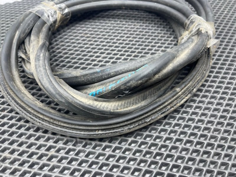 Уплотнительная резинка двери багажника, 1190 рублей, Тверь