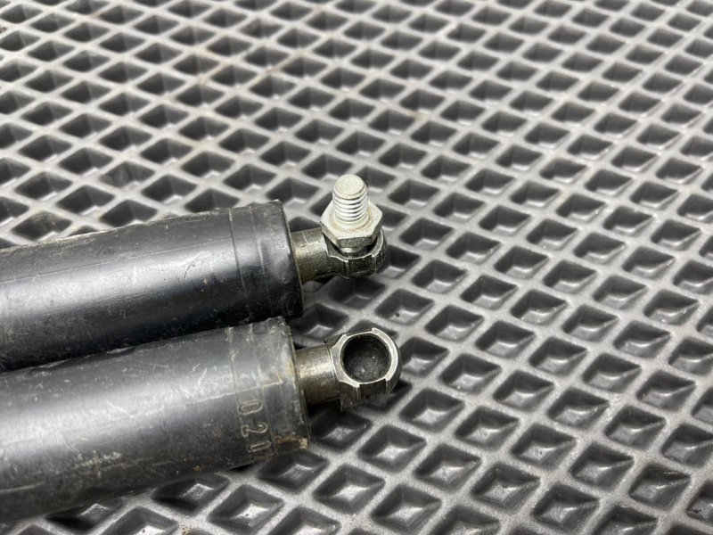 Амортизаторы багажника, 4500 рублей, Тверь