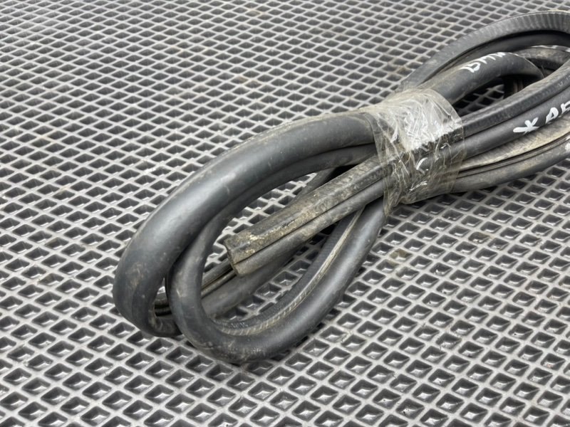 Уплотнительная резинка капота, 1290 рублей, Тверь