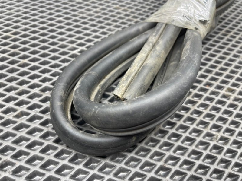 Уплотнительная резинка капота, 1290 рублей, Тверь