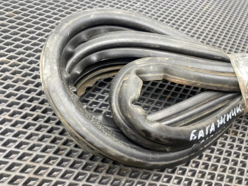 Уплотнительная резинка двери багажника, 990 рублей, Тверь