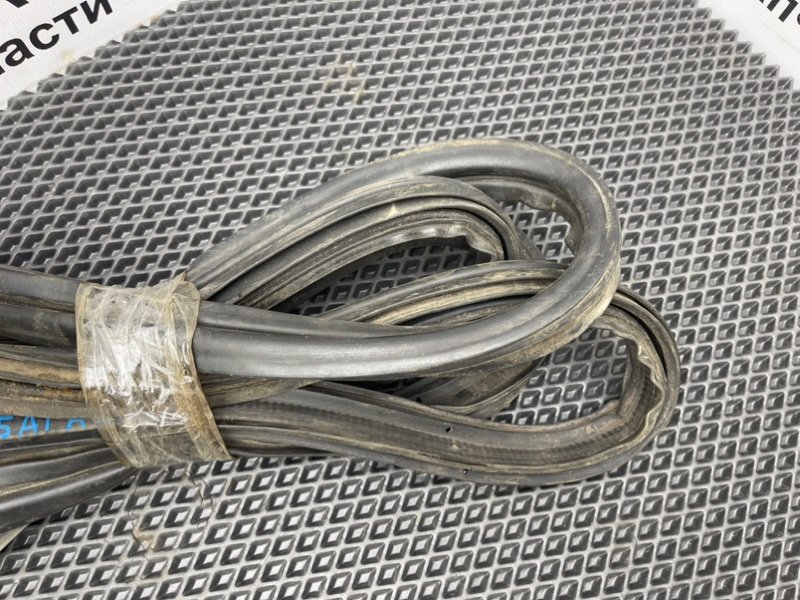 Уплотнительная резинка двери багажника, 990 рублей, Тверь