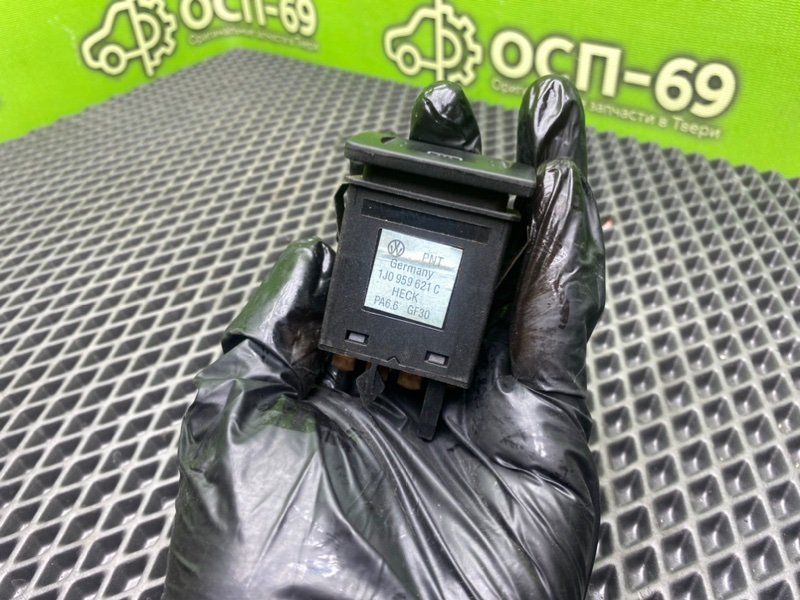 Кнопка обогрева заднего стекла, 790 рублей, Тверь