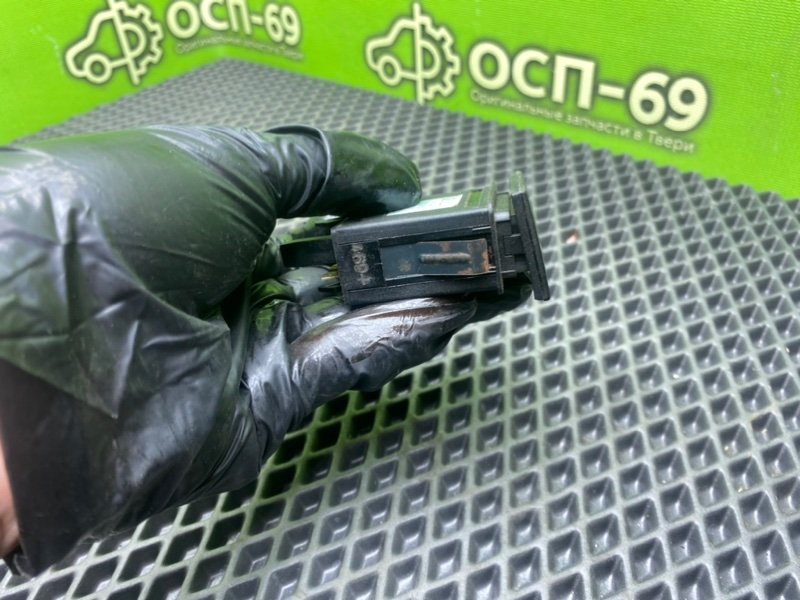 Кнопка обогрева заднего стекла, 790 рублей, Тверь