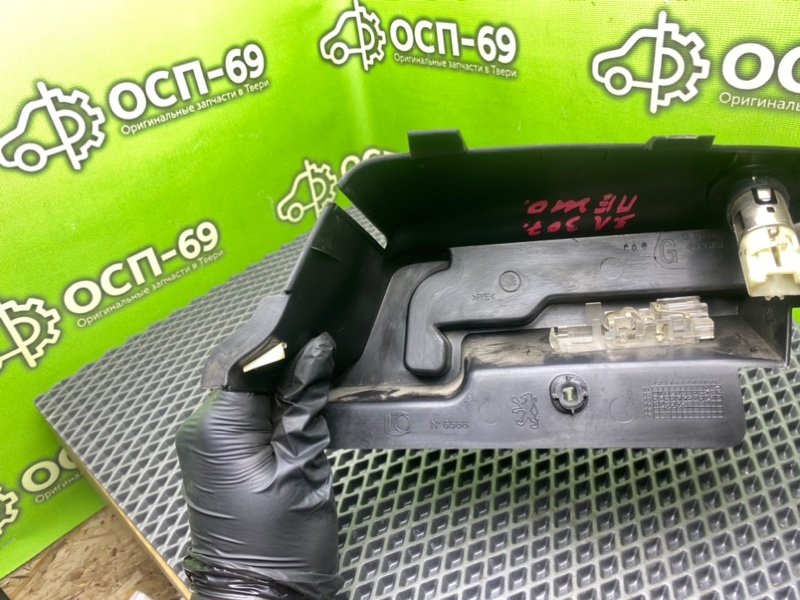 Кронштейн полки багажника, 1690 рублей, Тверь