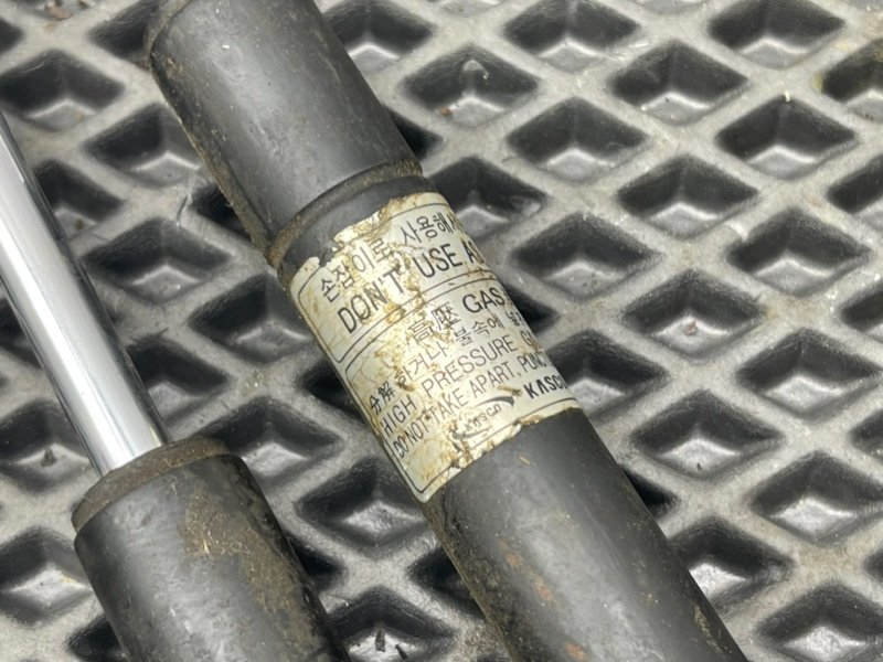 Амортизаторы багажника, 1290 рублей, Тверь