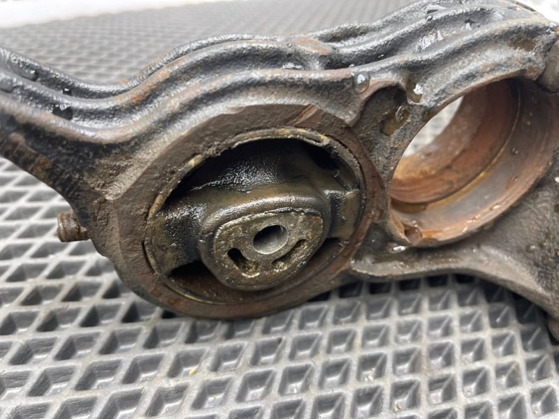 Кронштейн опоры двигателя, 1490 рублей, Тверь