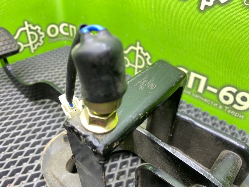 Педаль тормоза, 690 рублей, Тверь