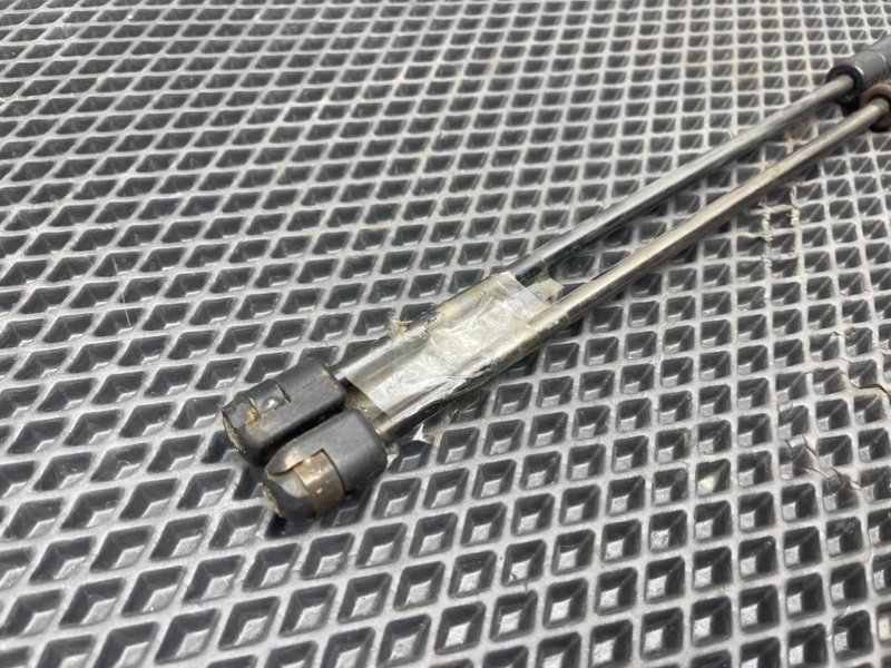 Амортизаторы багажника, 790 рублей, Тверь